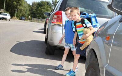 Schülerinnen und Schüler beteiligen sich an der Aktion „Fußverkehrs- Check“  